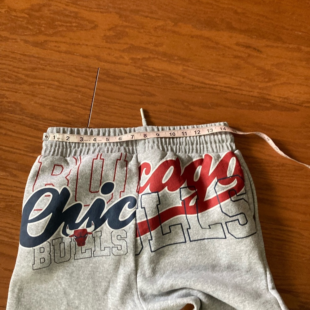 NBA Chicago Bulls Joggers Drawstring Waist Sweatpants Size EU L Gray Black - Picture 8 of 9